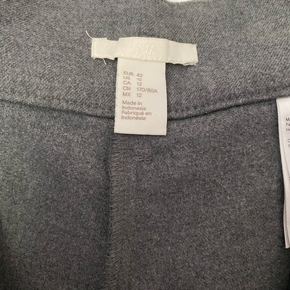 H&M high waist grey crop pants, size 12 - Picture 3 of 4